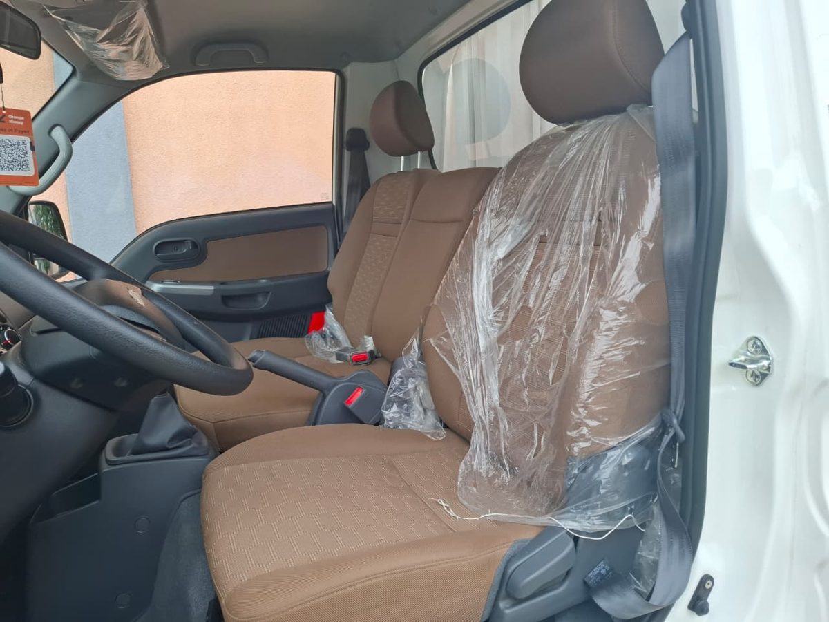 Cabine du camion KIA de KGN Services